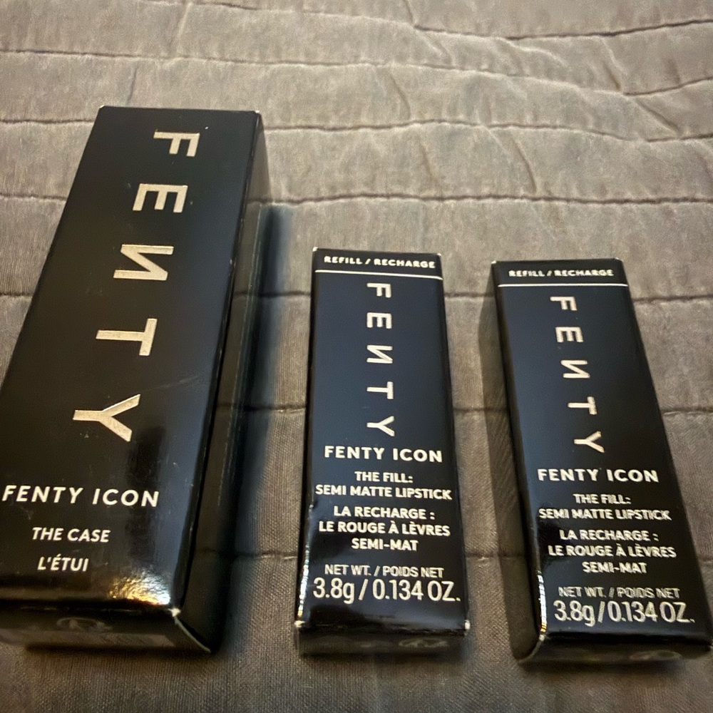 NIB Fenty  Icon Case with 2 lipsticks